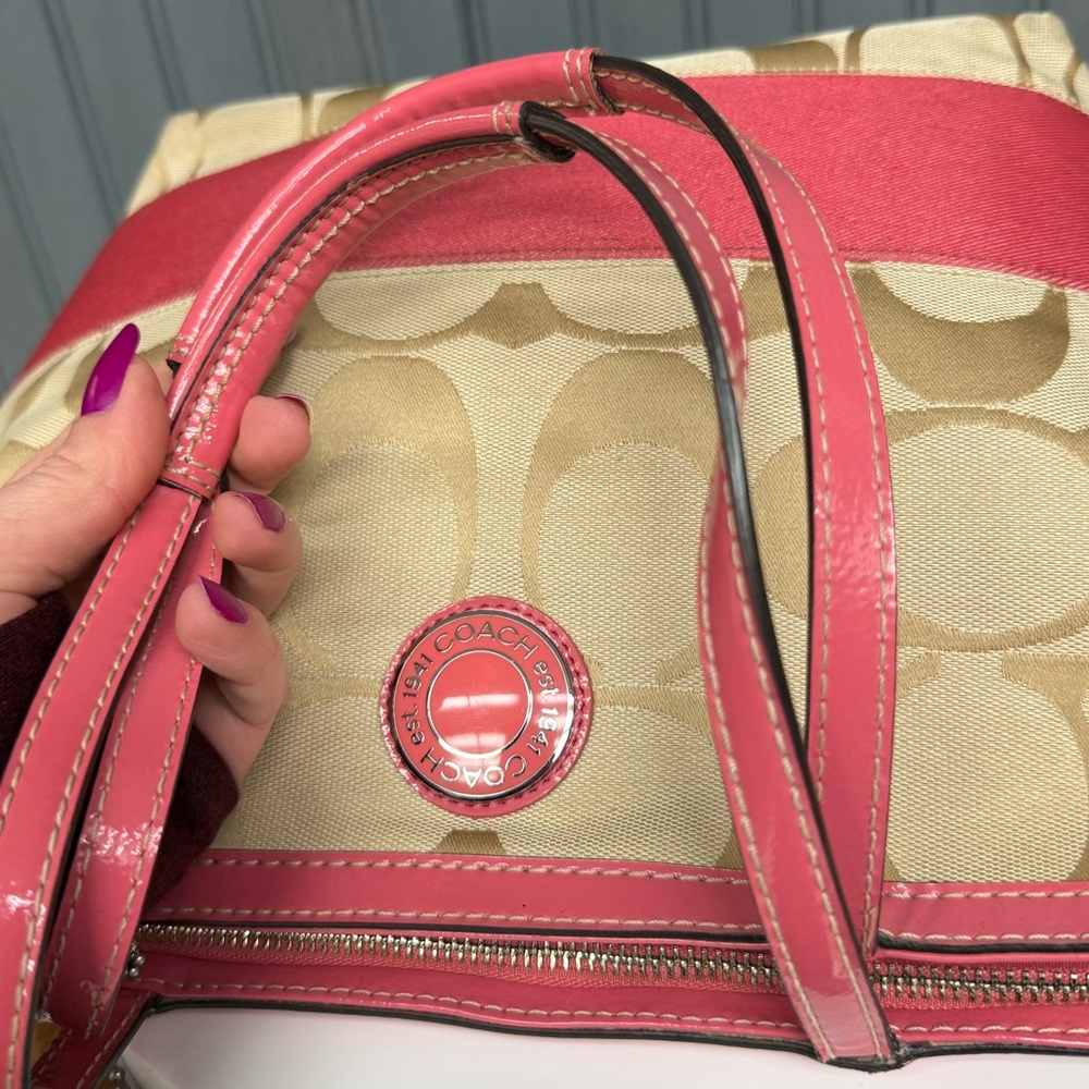 Coach Signature Stripe Tote Bag Light Beige Pink Patent Leather Trim Bag Charm - Picture 11 of 17